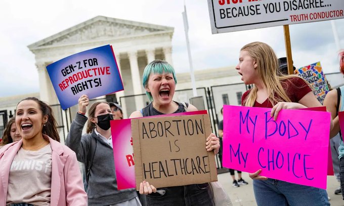 Juez prohibió temporalmente los abortos en Kentucky, EEUU