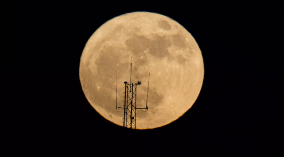 Cómo y cuándo ver “la superluna de fresa”