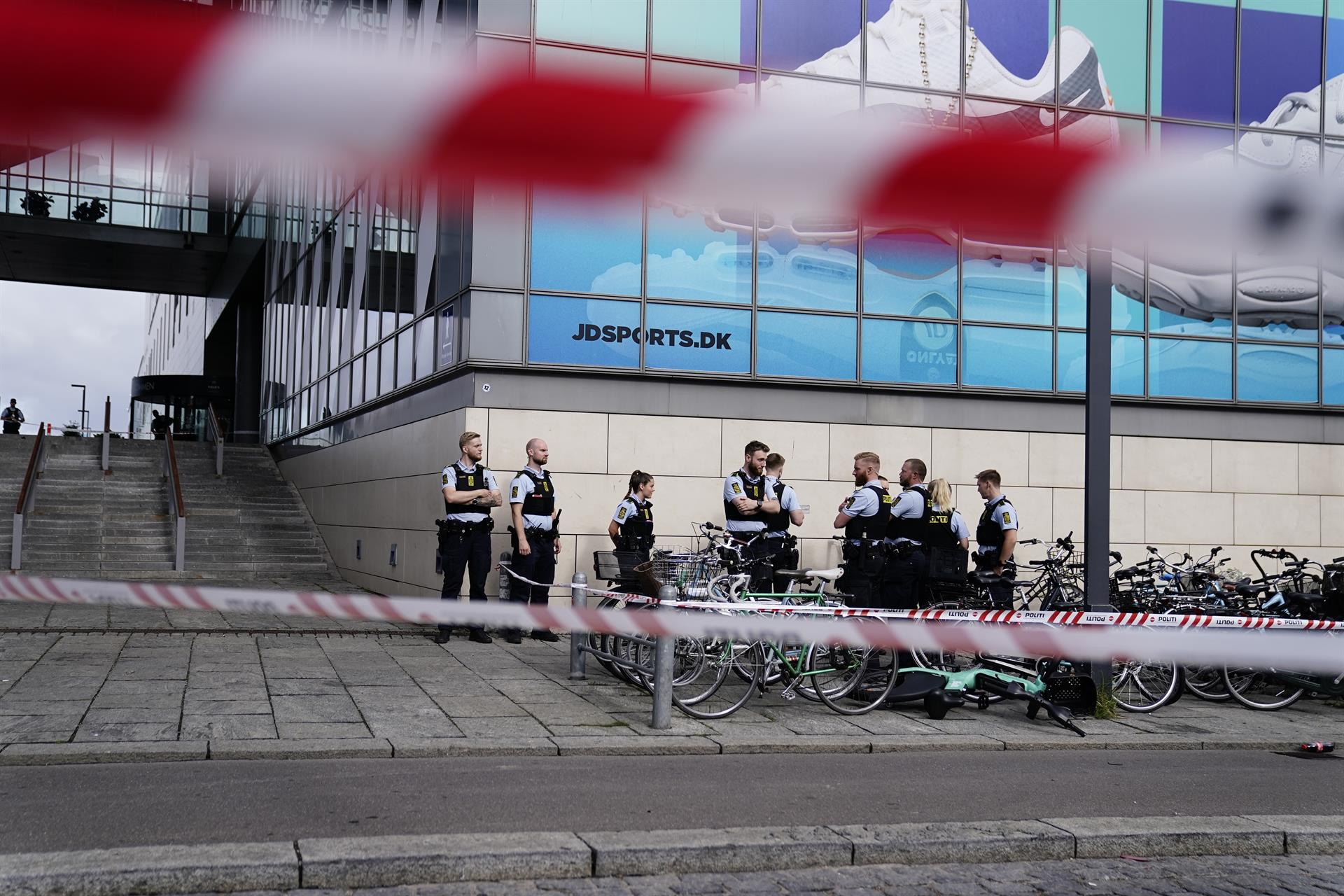 Policía no ve indicios de terrorismo en tiroteo con tres muertos en Copenhague