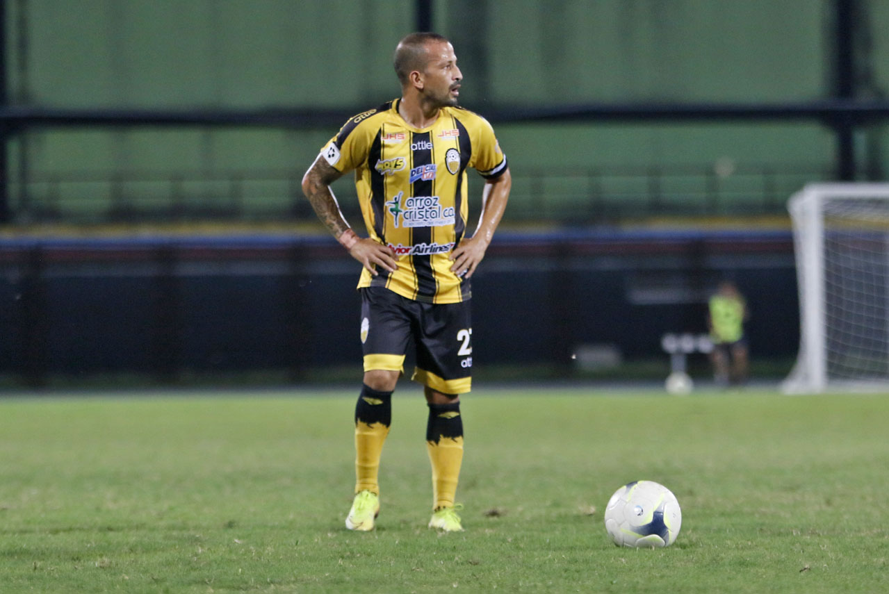 “Hay compañeros que sus hijos están comiendo pan con agua”: Fútbol venezolano agoniza por la crisis (VIDEO)