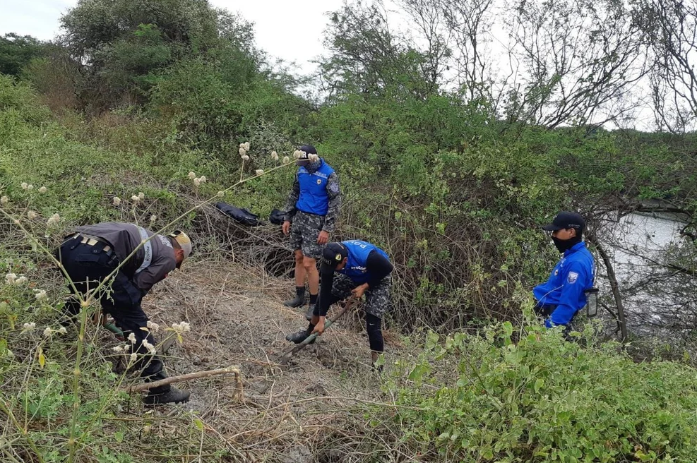 Macabro hallazgo en Guayaquil: fosa clandestina con al menos seis cadáveres y otros restos