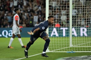 Neymar lideró con doblete nueva goleada del PSG al Montpellier