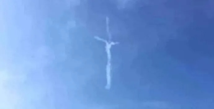 Aseguran que apareció “Jesús en la cruz” en el cielo y la imagen se hizo VIRAL en las redes