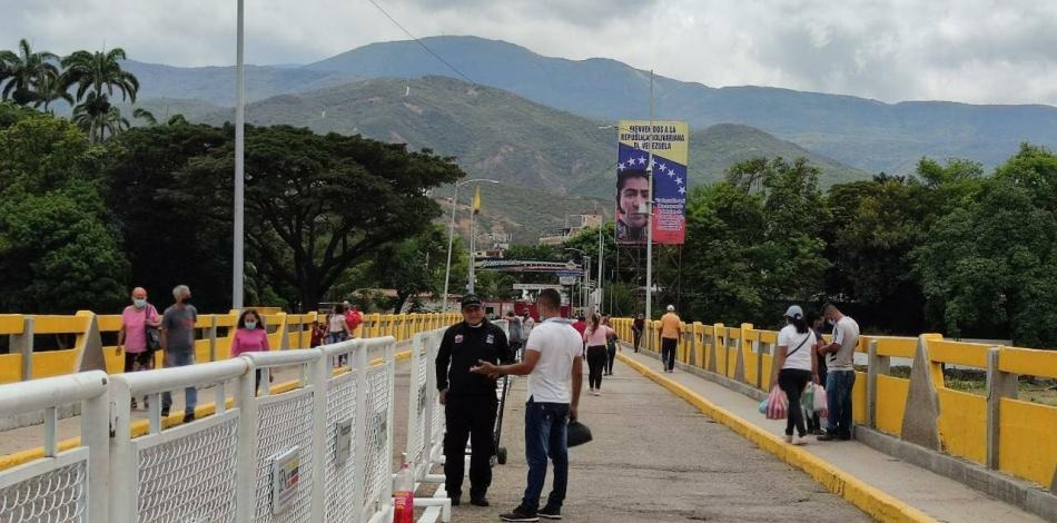 Venezolanos y colombianos se mantienen atentos a la reapertura del paso fronterizo