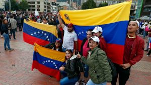 Migrante venezolano en Colombia fue premiado por su trayectoria en defensa de la democracia