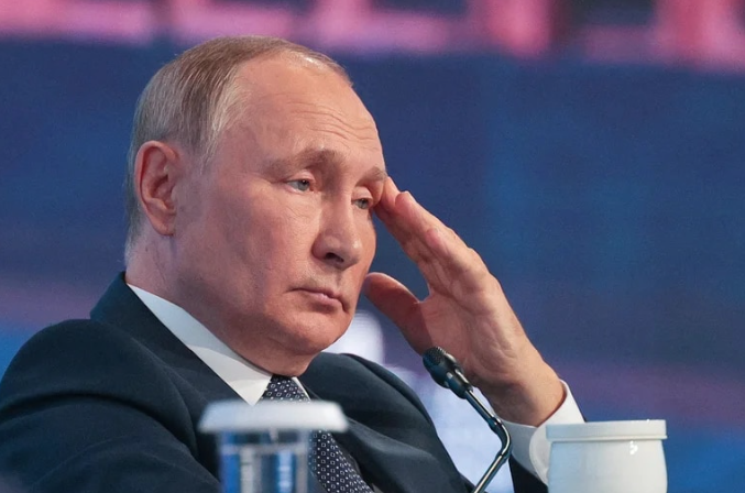 El círculo cercano de Putin se ha enfrentado a él, según un informe de inteligencia de EEUU