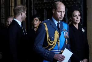 “En está familia no le hablamos así a la gente”: el reto de la reina Isabel II a Meghan Markle por su mal comportamiento en la familia real