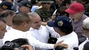 Freddy Bernal y Gustavo Petro estrechan las manos en la frontera colombo-venezolana este #26Sep (Imágenes)
