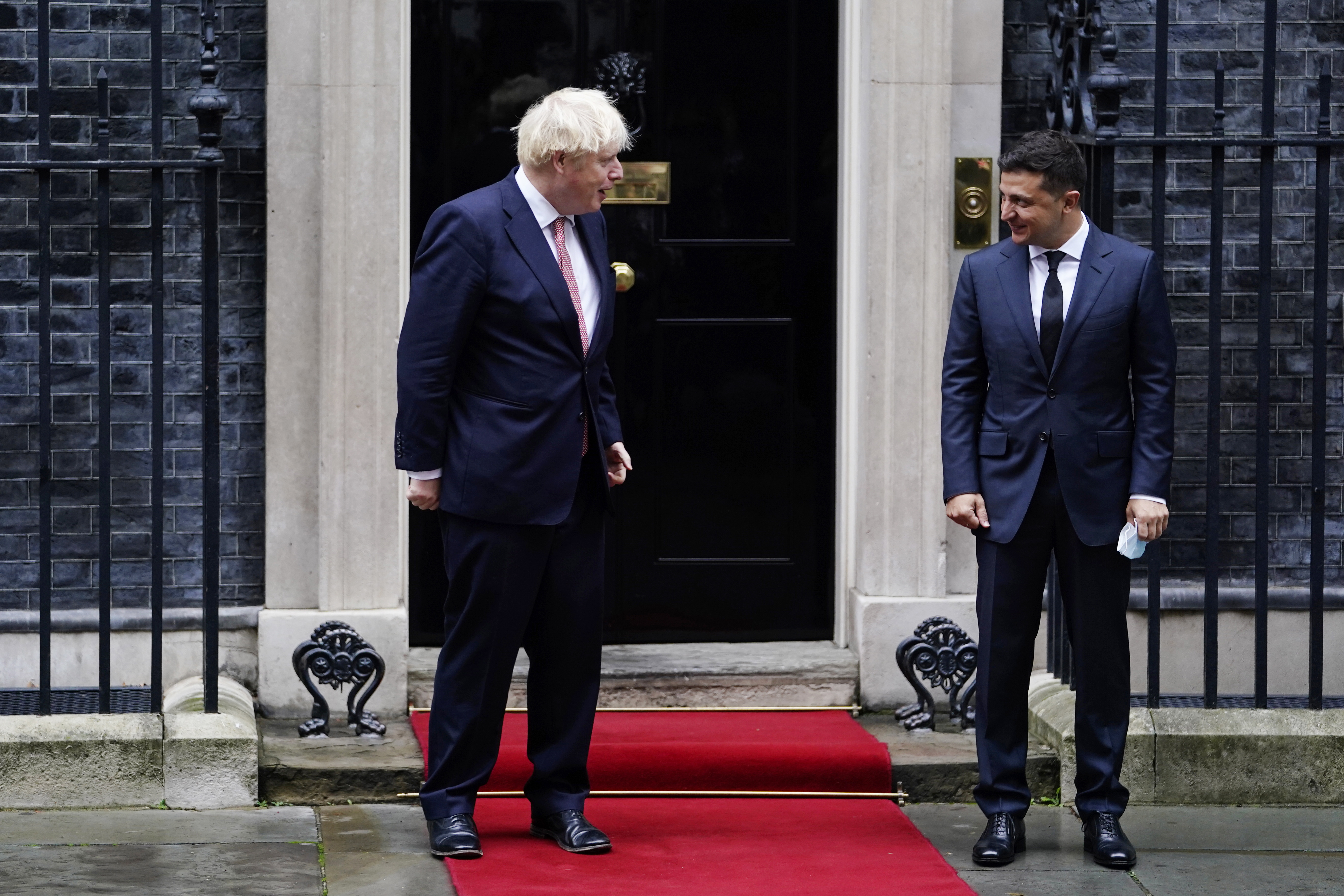 Zelenski confía en “relaciones cercanas” con nuevo líder británico