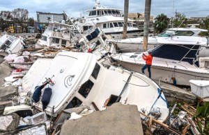 Al menos 15 muertos tras la embestida del huracán Ian en Florida