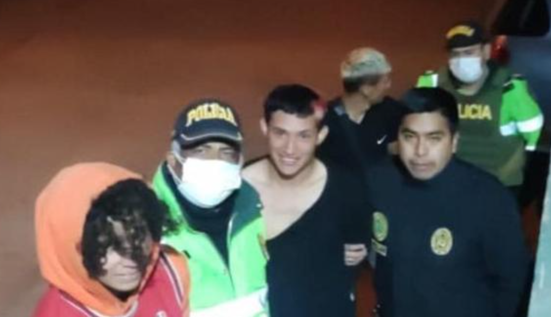 Venezolano detenido en Perú por robar a un taxista sonrió a la cámara al ser esposado