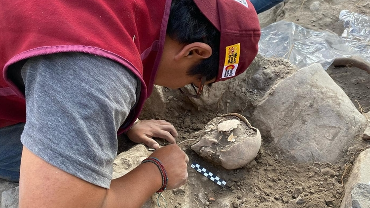 Hallaron los restos de niños sacrificados en una ofrenda prehispánica en Perú