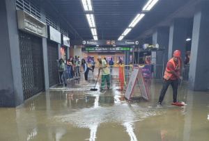 Estación del Metro de Altamira se inundó tras fuertes lluvias (Foto)