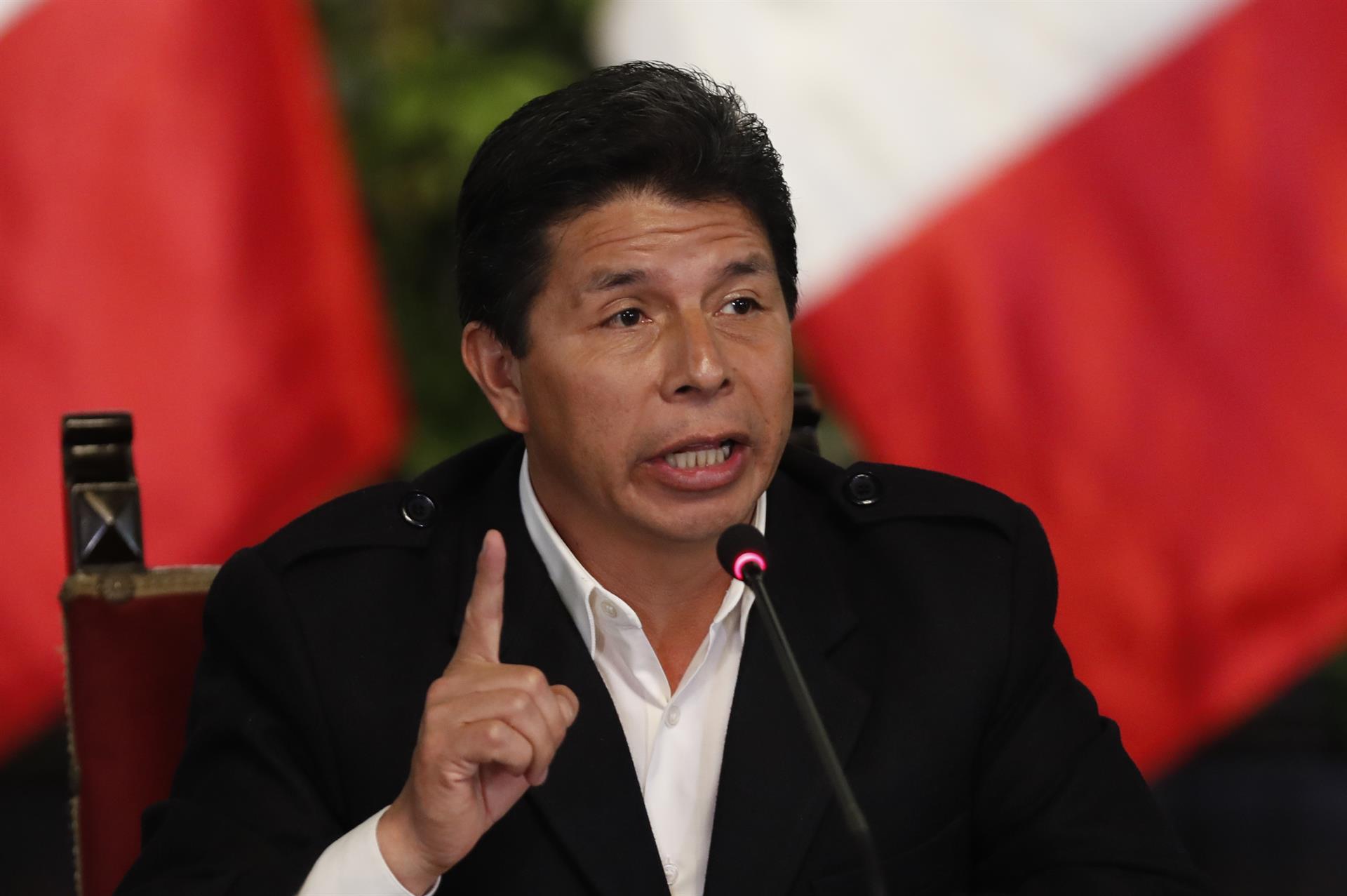 Pedro Castillo negó que vaya a pedir asilo o abandonar Perú