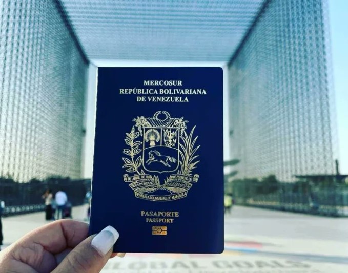 ¿Puedes viajar a EEUU con el pasaporte venezolano vencido?