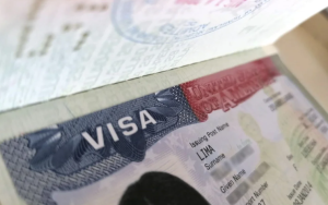 Para emigrar a Estados Unidos, ¿realmente necesitas una green card?