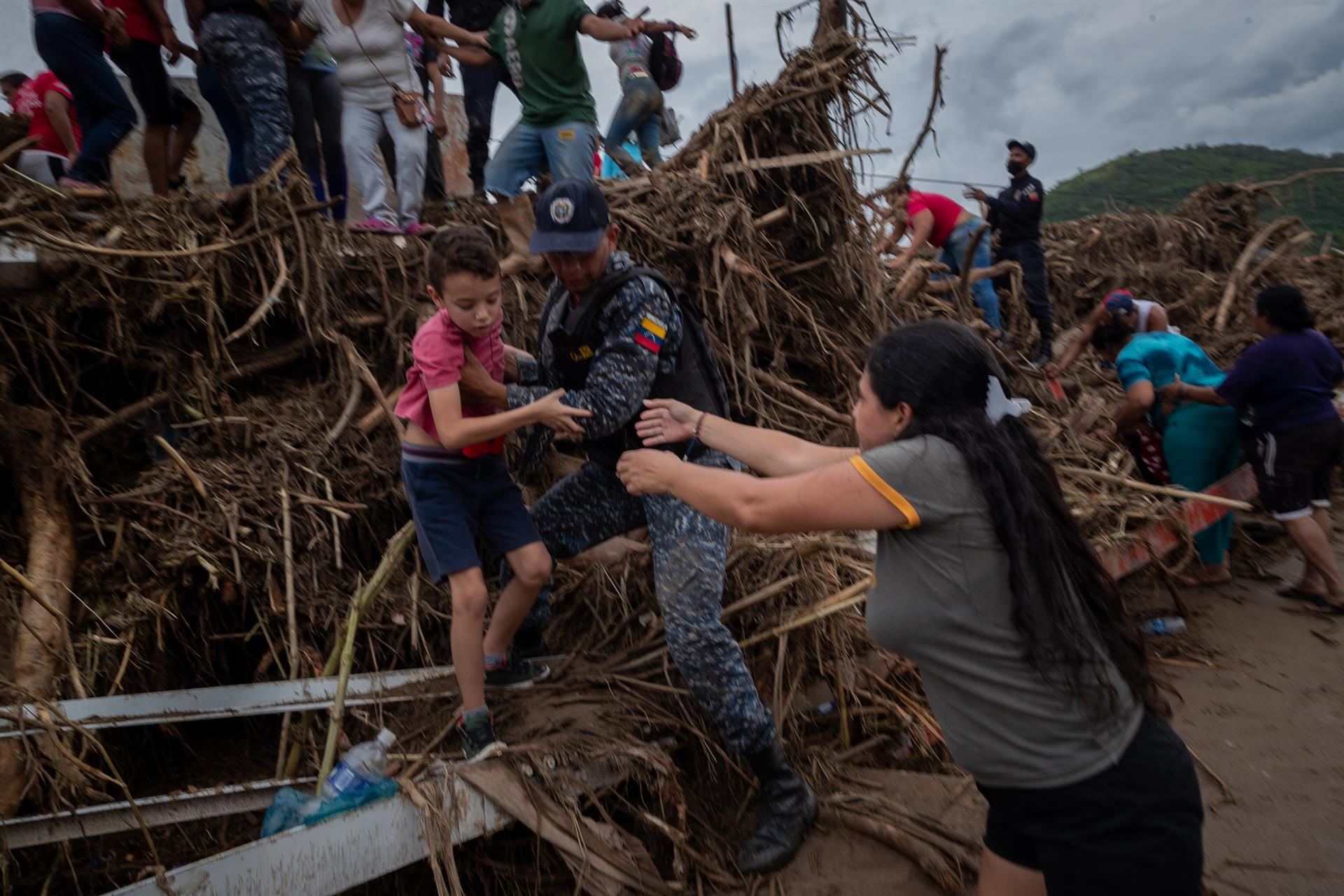 Guaidó lamentó las desgracias ocurridas tras las fuertes lluvias en Las Tejerías