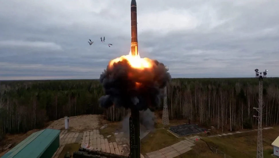 Rusia realizó pruebas nucleares bajo supervisión de Putin y lanzó misiles en el Ártico