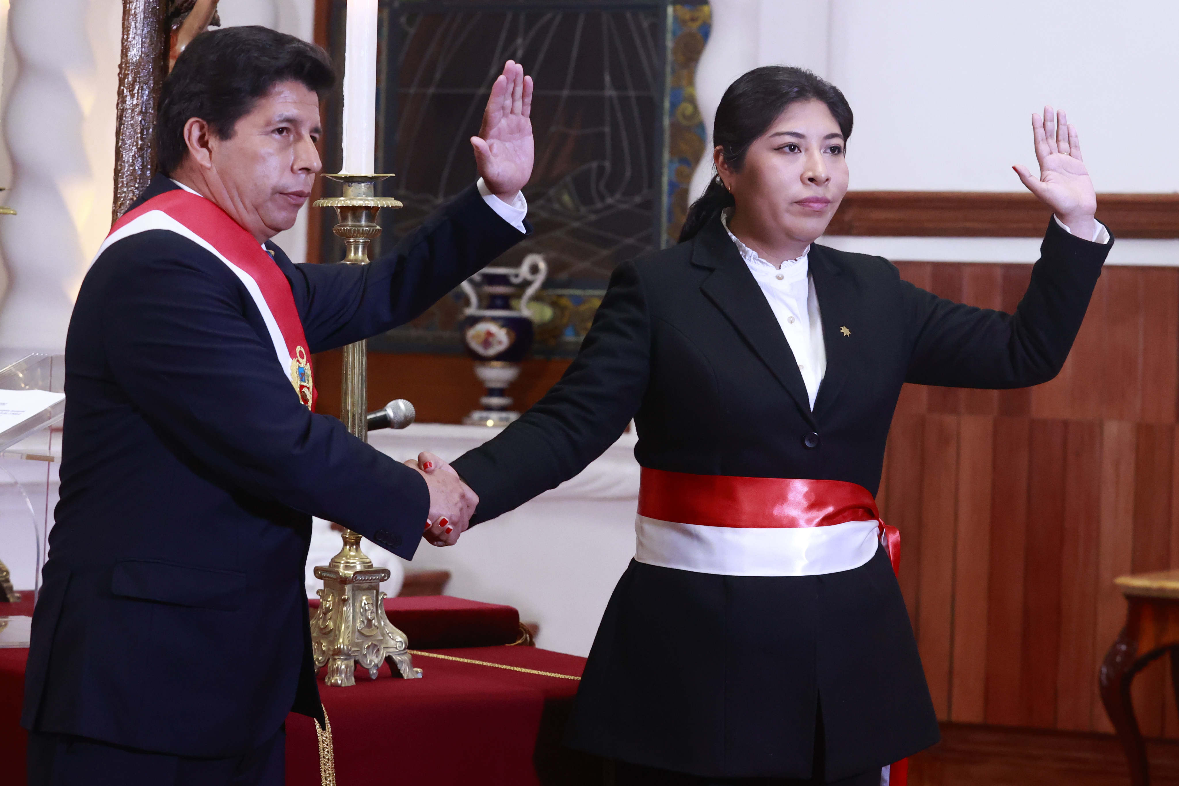 Pedro Castillo nombró como jefa de gabinete a ministra investigada por la Fiscalía peruana