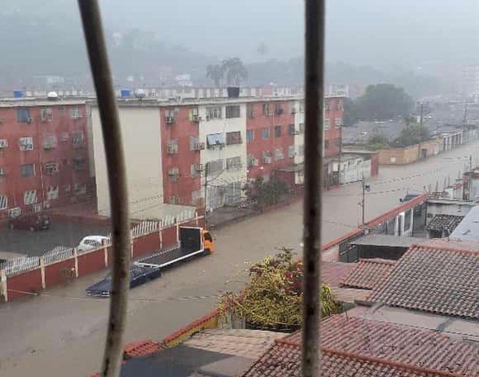 Tragedia en Guanta: el cerro se vino por las lluvias y una vivienda se desplomó… había un niño adentro