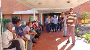 Enfermeras paralizaron labores en unidad de diálisis y enfermos renales trancaron avenida de El Tigre