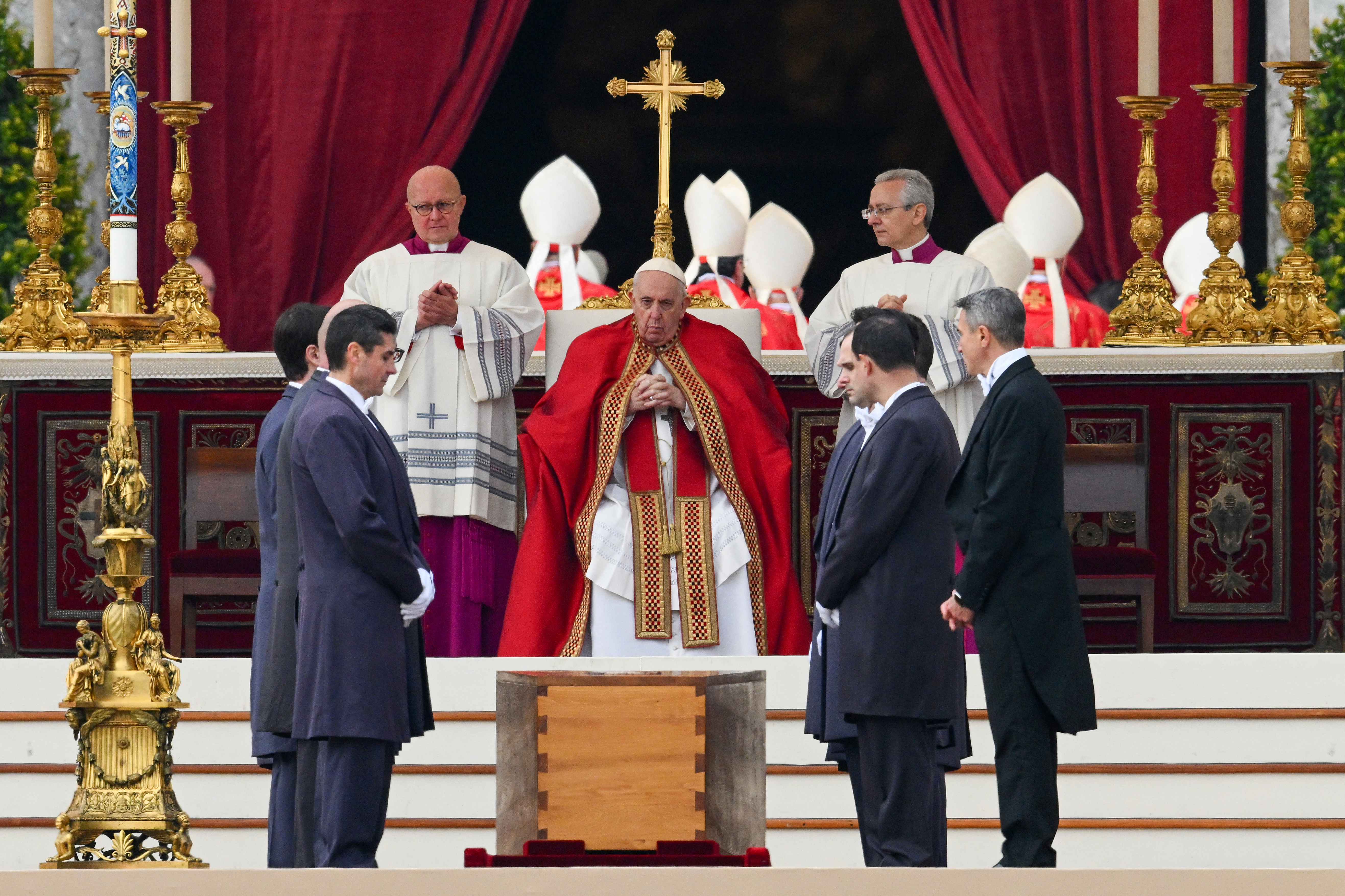 En imágenes: Así fue el funeral de Benedicto XVI en la Plaza de San Pedro