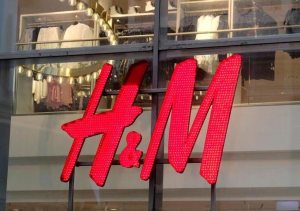 VIRAL: El misterioso caso de la colección de ropa de H&M y sus botones con el escudo de Venezuela
