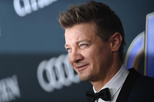 El duro proceso de rehabilitación de Jeremy Renner tras casi perder una pierna