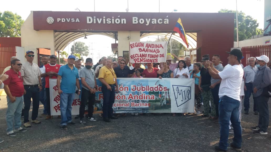 Les “bajaron de la mula” casi 100 dólares a cada uno: Jubilados de Pdvsa en Barinas reclaman fondo de pensiones