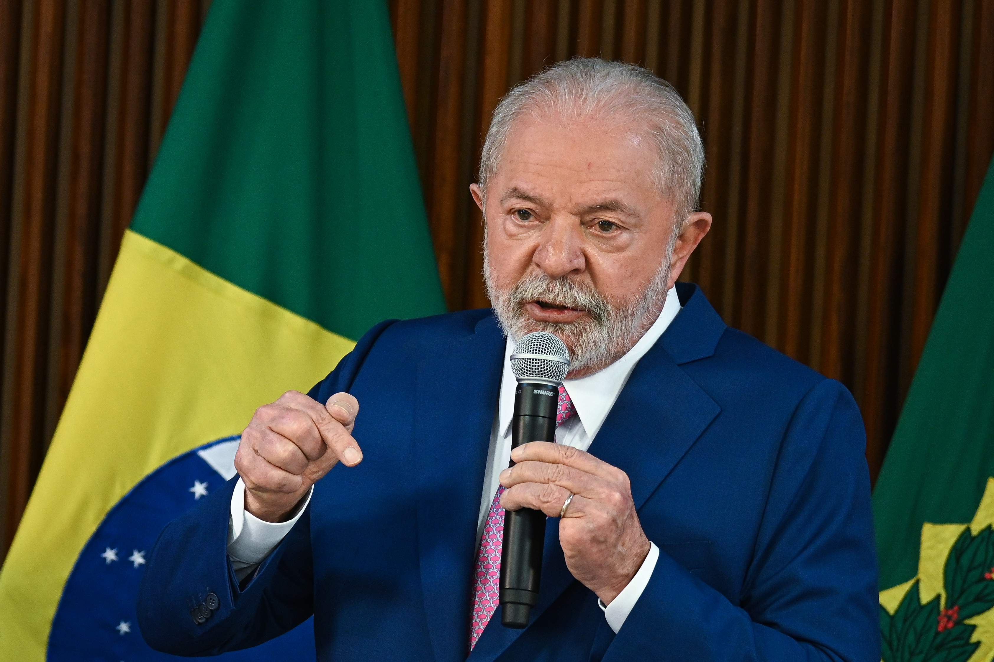 Lula decreta intervención federal de Brasilia y promete castigo para quienes asaltaron sedes de Poderes