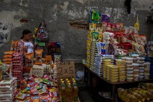 Los venezolanos requieren 133 salarios mínimos para costear la canasta básica, según Cendas-FVM