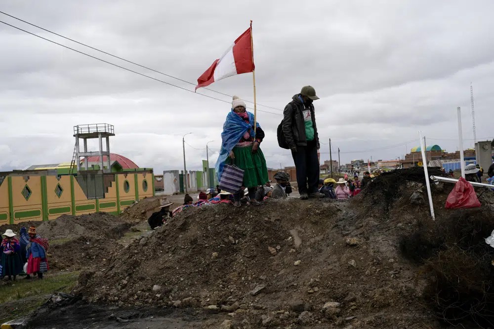 AP: Desde una casa de seguridad secreta, avanza la revuelta indígena de Perú