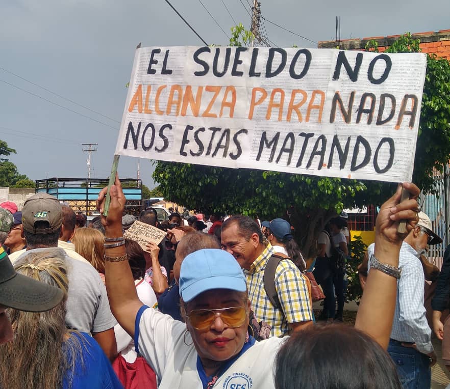 “Para carnavales no hay bloqueo, para aumentar el salario sí”: Docentes de Anzoátegui repudian desfachatez del chavismo