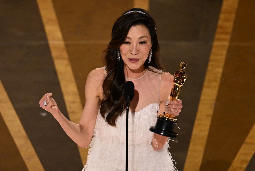 La asiática Michelle Yeoh hizo historia al ganar el Óscar a la mejor actriz