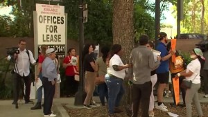Proyectos de ley sobre inmigración avanzan en Florida y aumentan las preocupaciones entre los residentes
