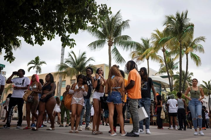 En Miami están hartos del “spring break”: Sol, playa, alcohol y descontrol