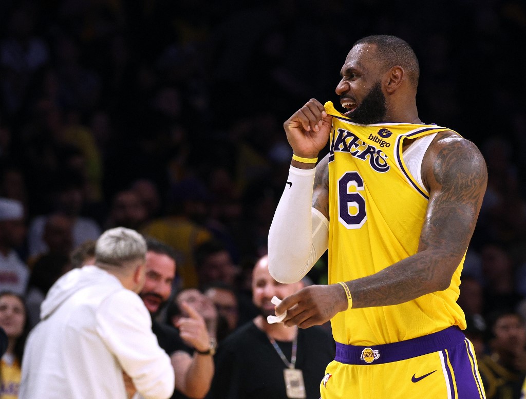 LeBron James encabeza la venta de camisetas en la NBA