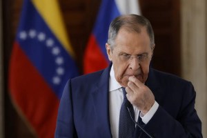 Russian foreign minister visits Venezuela, offers support