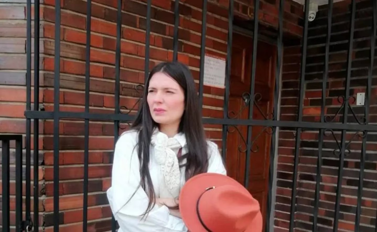 La dramática historia de la mujer que se viralizó porque no paga taxis, hoteles ni restaurantes (VIDEO)