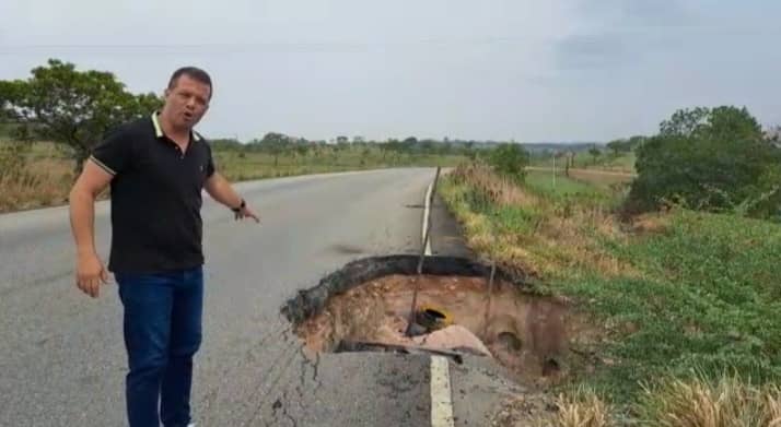 Cobran peaje en Santa Bárbara de Barinas, pero tienen la Troncal 5 vuelta un desastre (IMÁGENES)