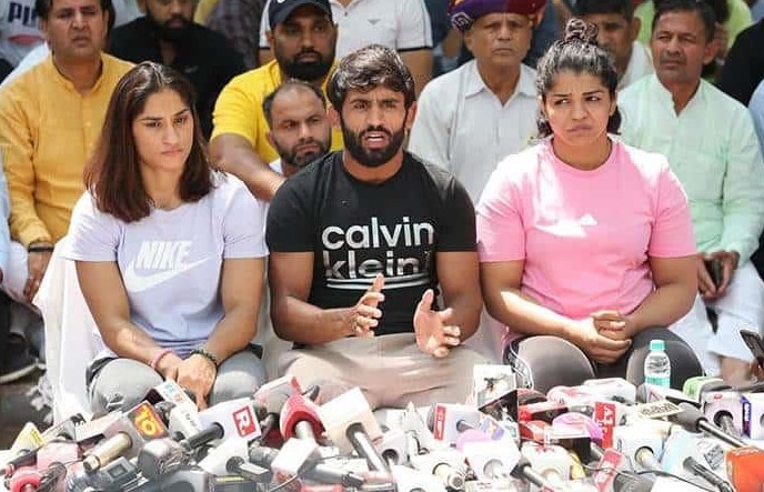 Atletas suman 24 horas de protestas por casos de abusos sexuales en la India