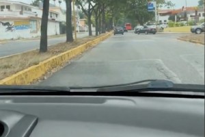 La frase de su novio español conduciendo por Venezuela que sorprendió a los propios venezolanos (VIDEO)