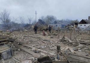 Ucrania evacúa a 366 niños del Jersón bombardeado por Rusia