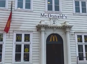 VIDEO: Latino mostró cómo es un McDonald’s en Noruega y su único menú
