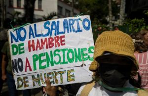 Habla la calle: Como “una burla” calificaron los caraqueños el engañoso aumento de Maduro (Video)