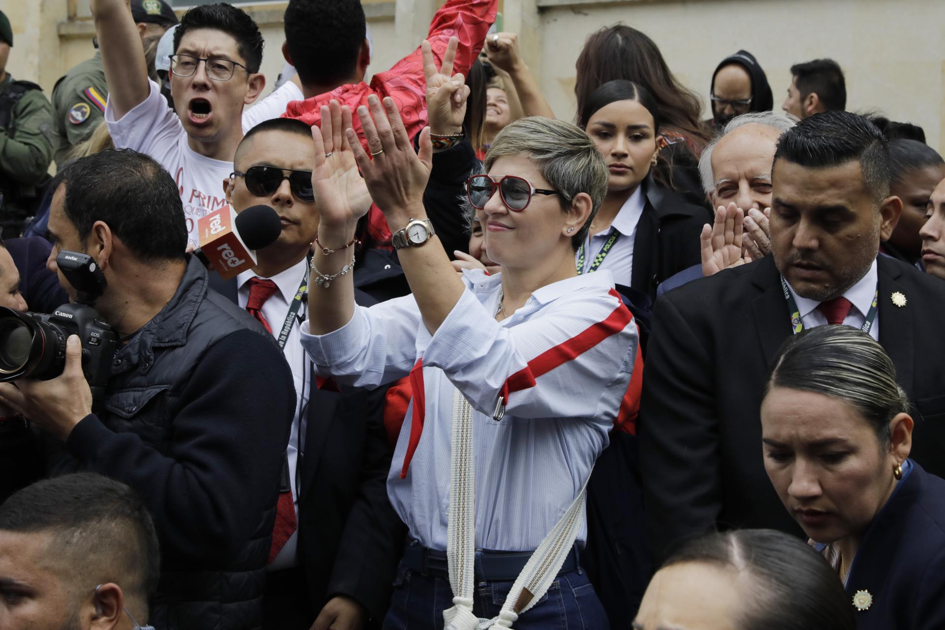 ¿Qué fue hacer a Verónica Alcocer, esposa de Gustavo Petro, al Congreso de Colombia? (VIDEO)