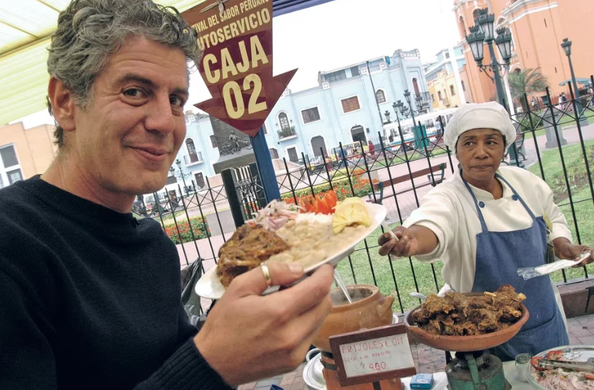 Drogas, platos exóticos y un corazón roto: el trágico final de Anthony Bourdain, el rockstar de la cocina