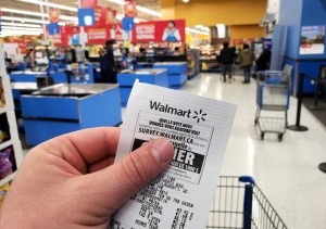 Mujer compró en Walmart tres televisores al precio de una lata de Pepsi: ¿cómo lo hizo?