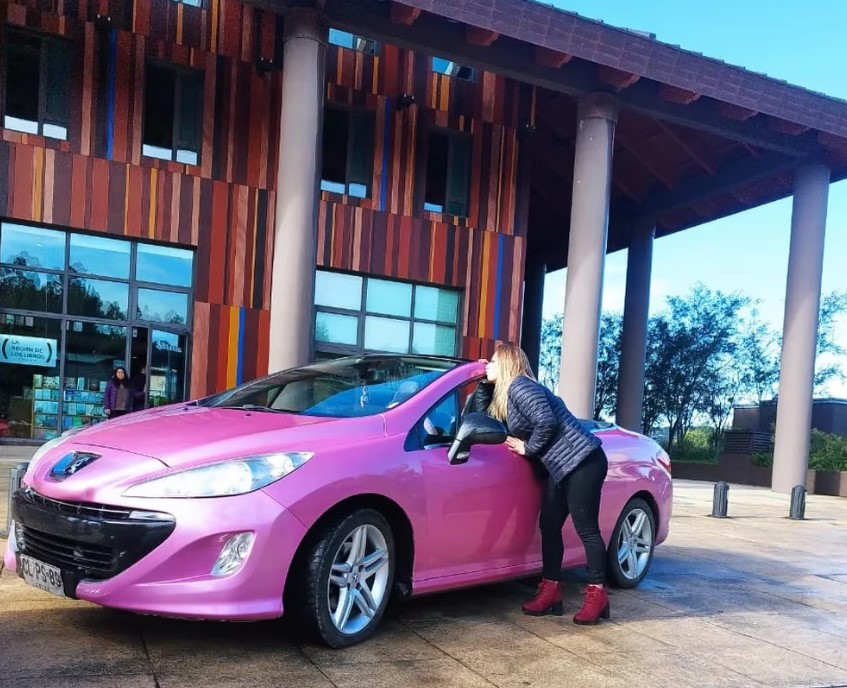 Cayó la narco Barbie chilena: un automóvil rosa fue clave para detenerla