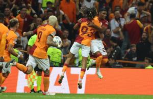 Galatasaray rescató un empate frente al Copenhague en los últimos minutos
